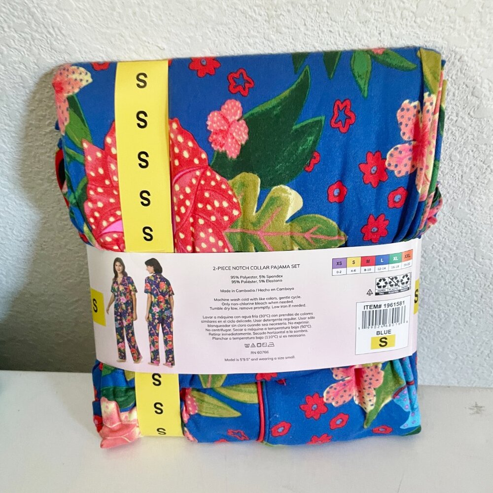 NEW Room Service Notch Collar Pajamas NWT S Short Sleeve Top Pants Blue Floral - Picture 6 of 8